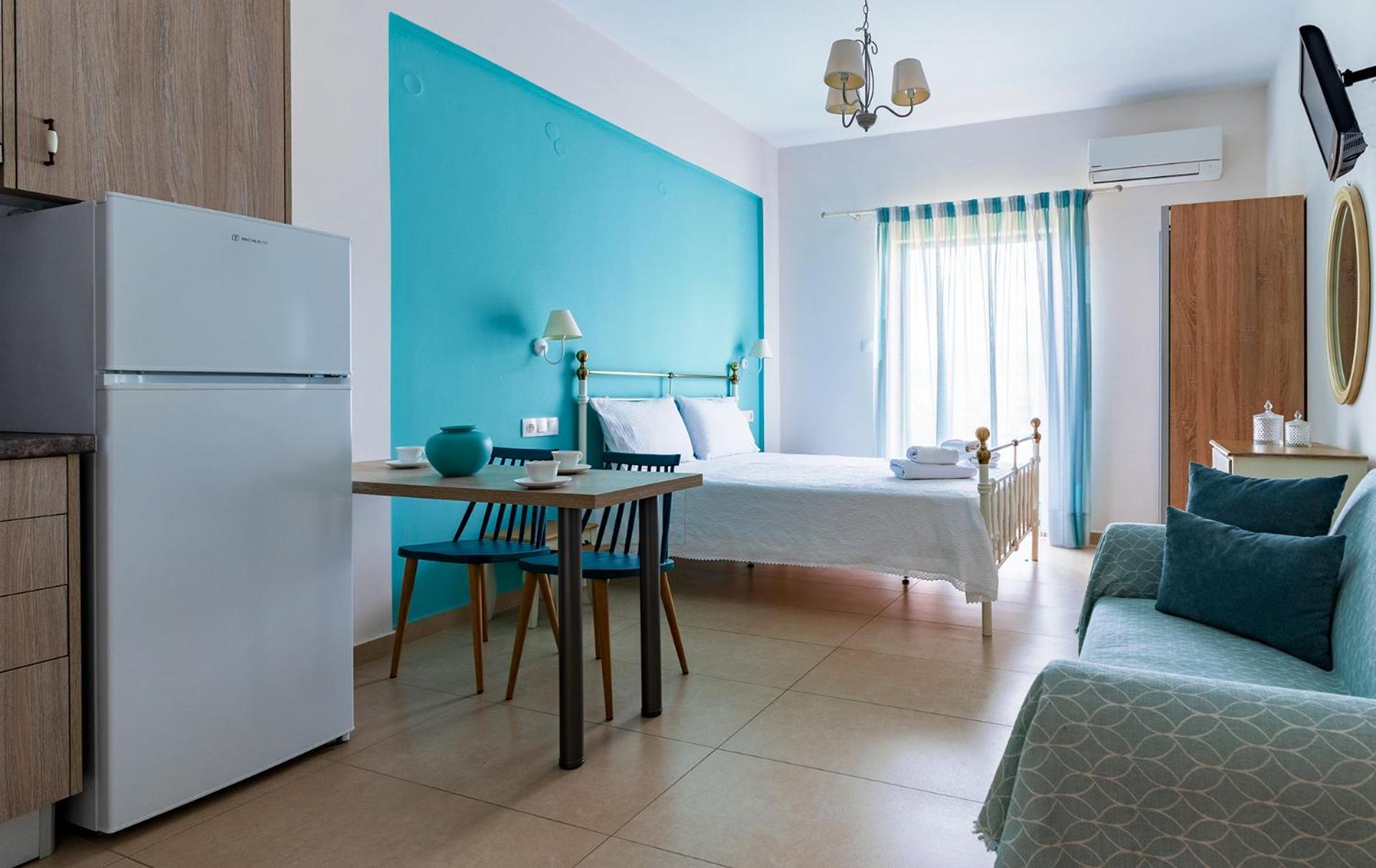 Kaiti 'S Studios & Apartments Palaiochora Bagian luar foto