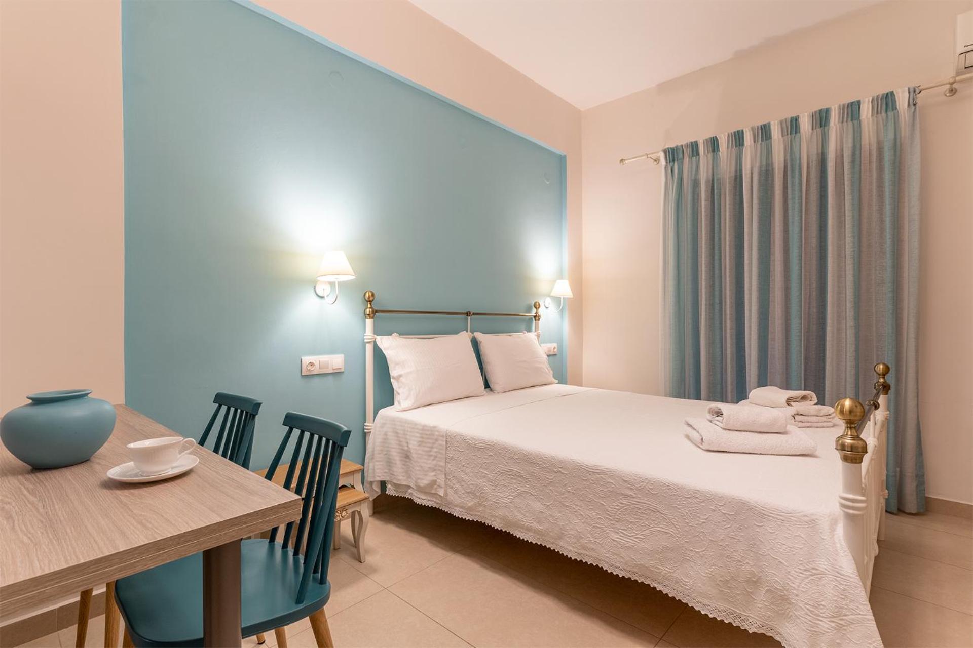 Kaiti 'S Studios & Apartments Palaiochora Bagian luar foto