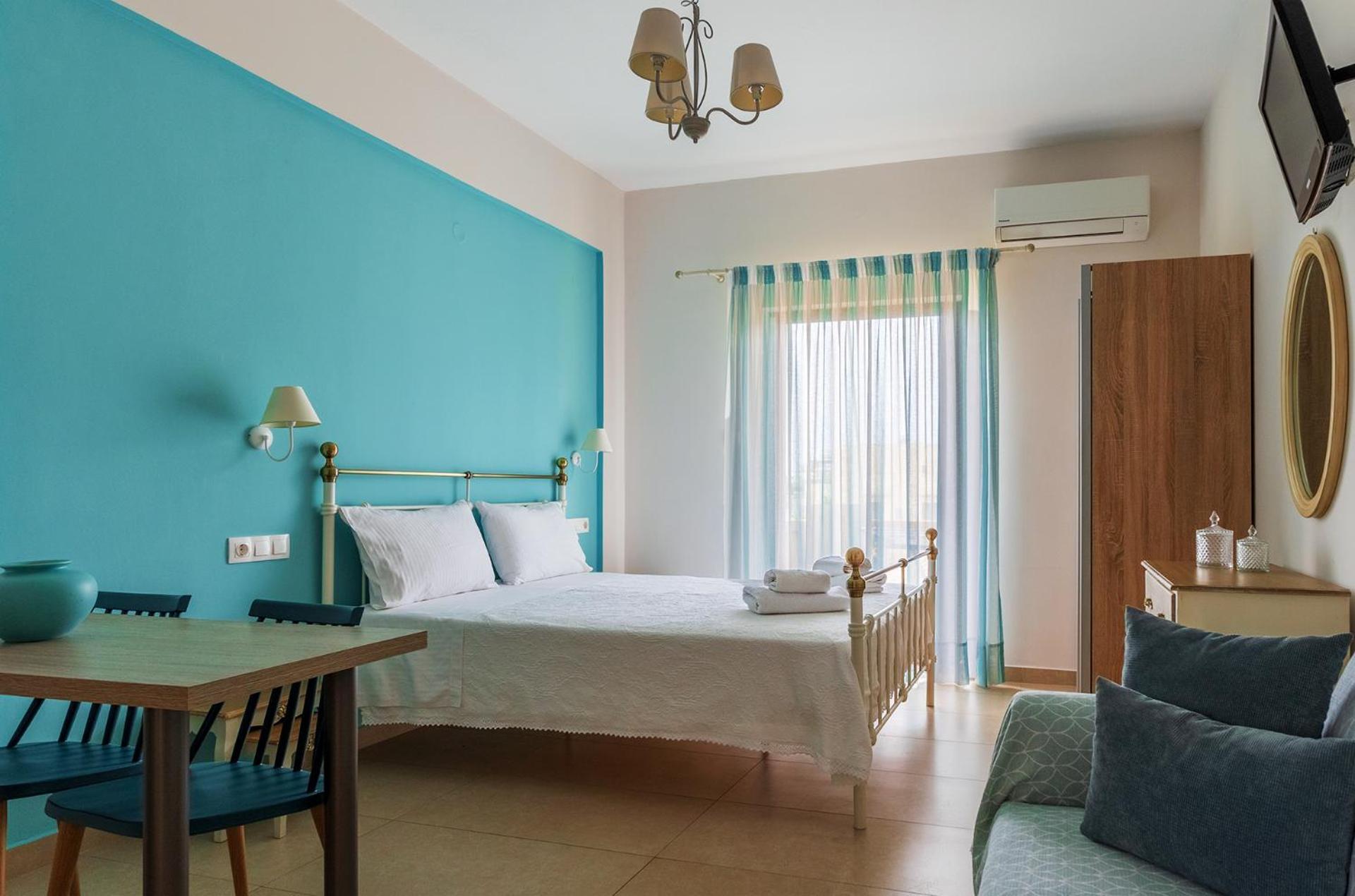 Kaiti 'S Studios & Apartments Palaiochora Bagian luar foto