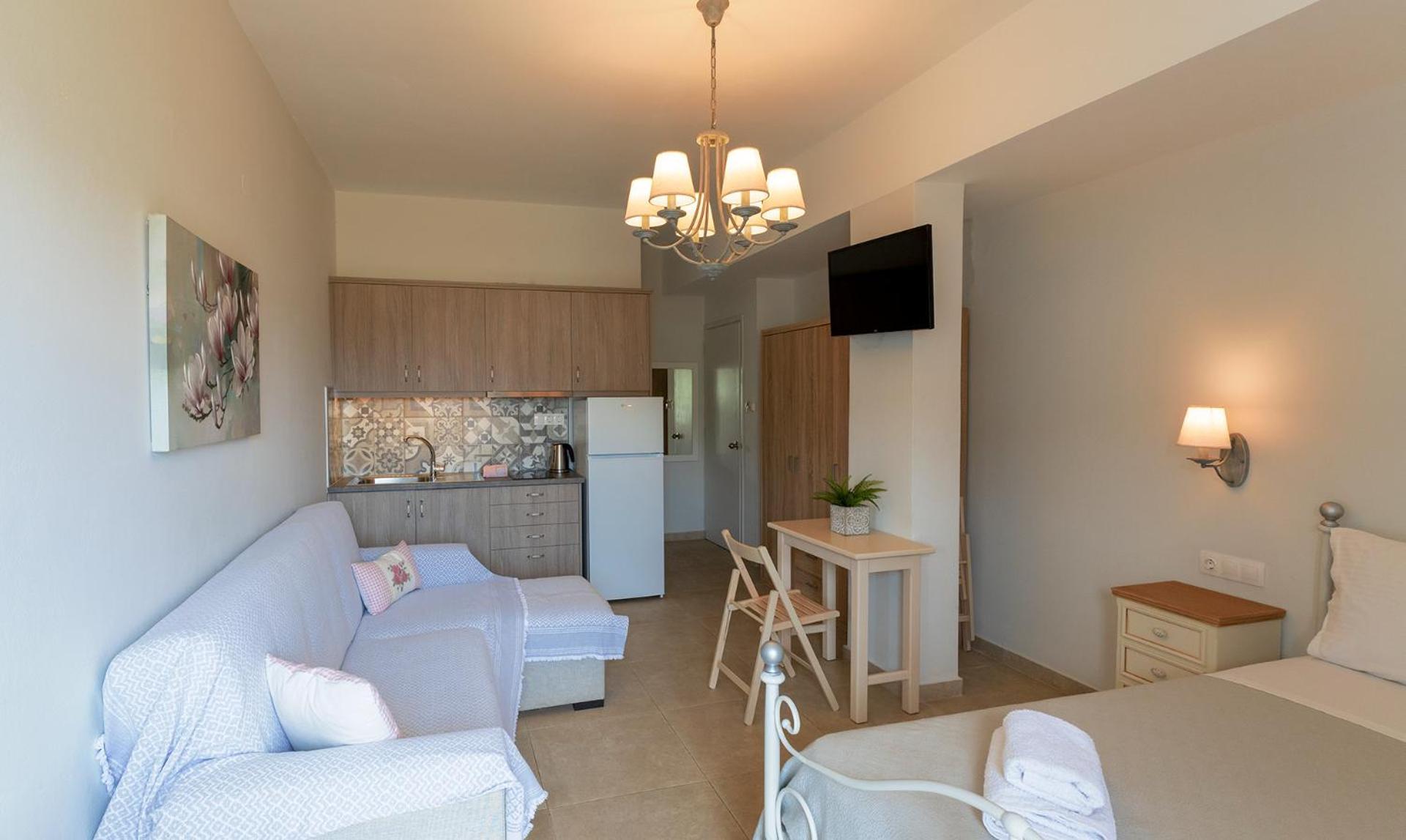 Kaiti 'S Studios & Apartments Palaiochora Bagian luar foto